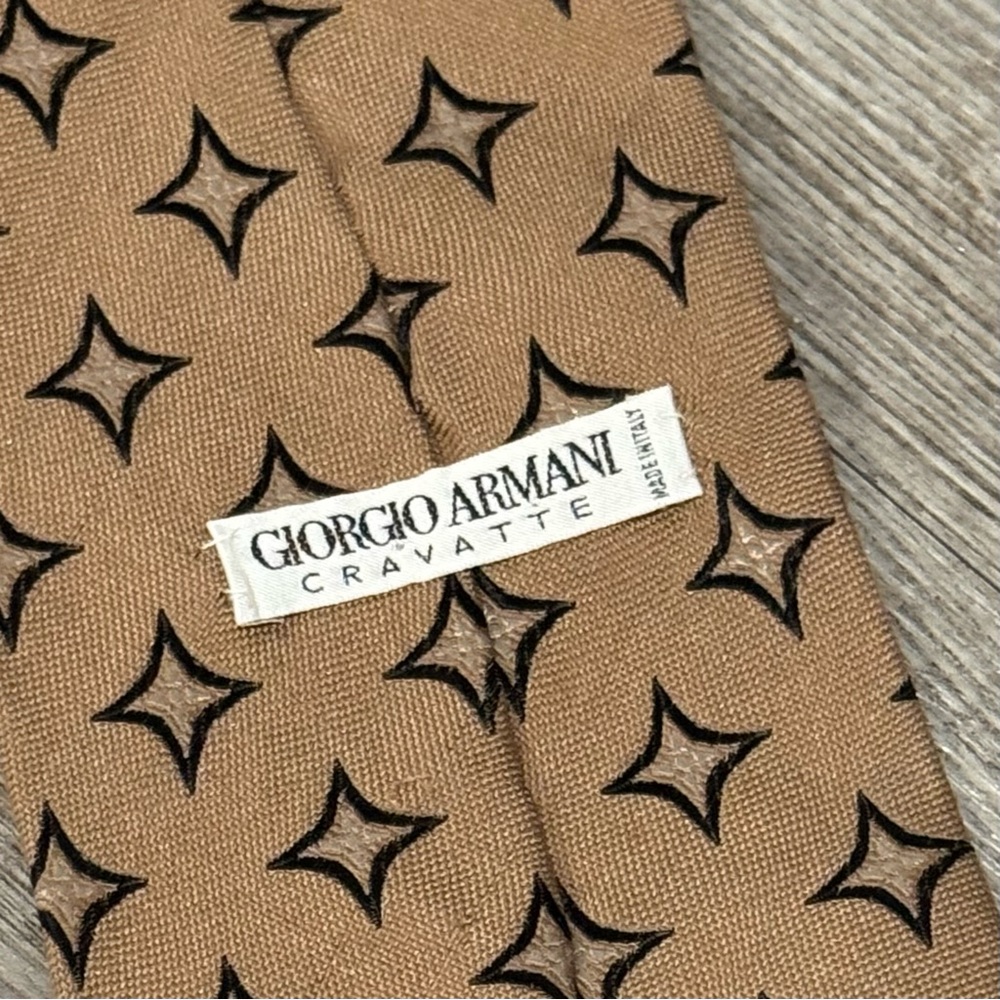 Giorgio Armani Vintage Men's Silk Tie Light Brown Camel Luxury Geometric Print - Picture 4 of 6